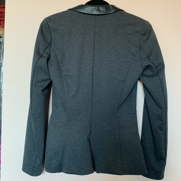 H&M blazer with faux leather details - Picture 6 of 8